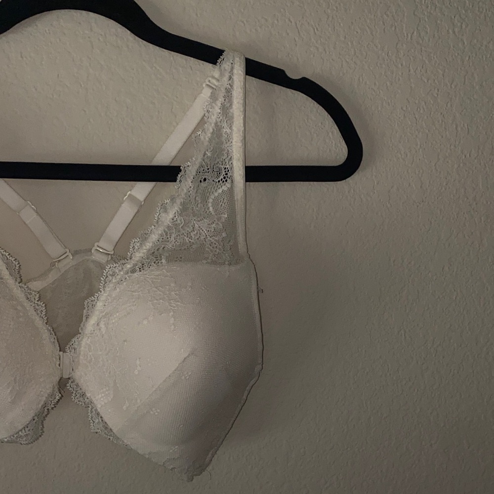 🛍️White Lace Spanx Undietectable Bra! - Picture 2 of 7